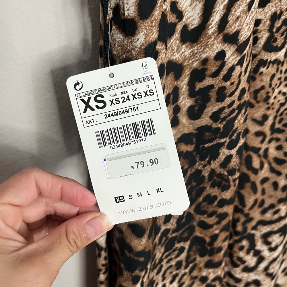 Zara basics leopard print sleeveless zip back dress with pockets. - Picture 4 of 13